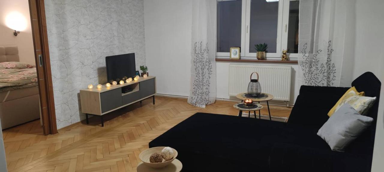 Apartmán Višňovka Pardubice Esterno foto